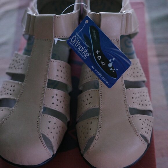 Propet Shoes - Propet Women's leather Sandals, 9.5 wide width, New In the Box